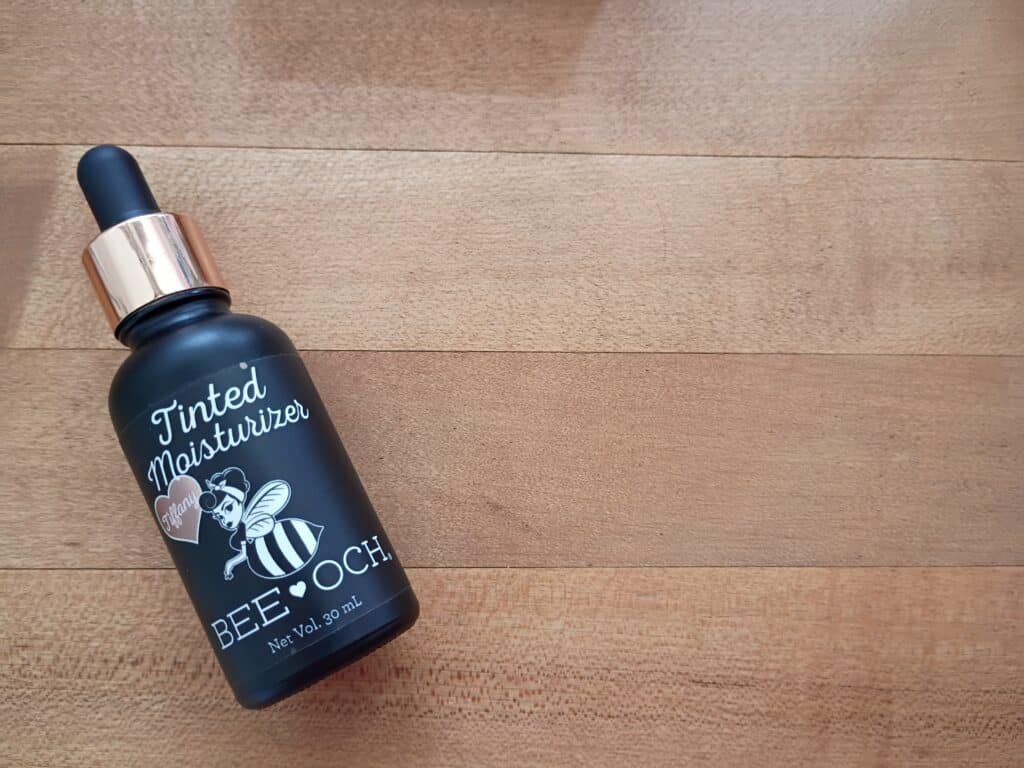 My favorite natural makeup brands that are actually good for your skin - Bee-Och Organics Tinted Moisturizer
