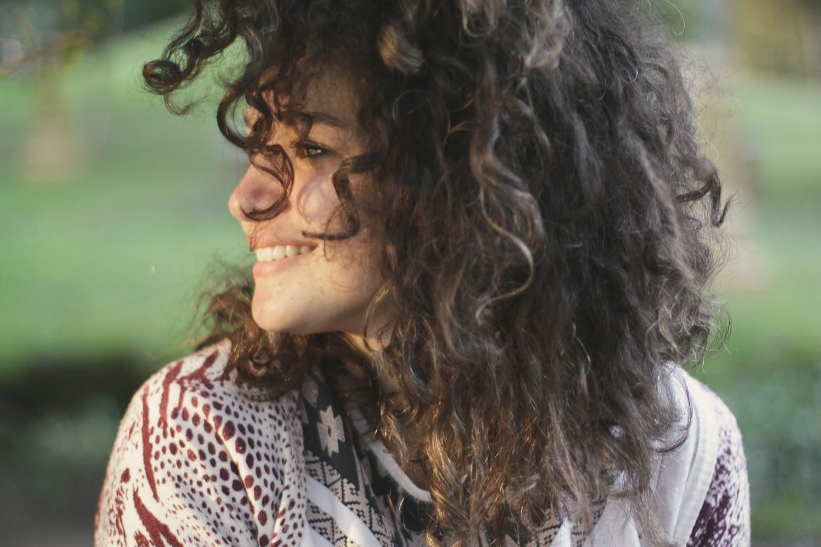 Best Hair Care For The Unruly Naturally Curly | Hair Care Tips | Hair care for curly hair | Curly hair care advice | Products to use for curly hair | Curly hair tips and tricks | Hair beauty tips | #curlyhair #haircare | theMRSingLink
