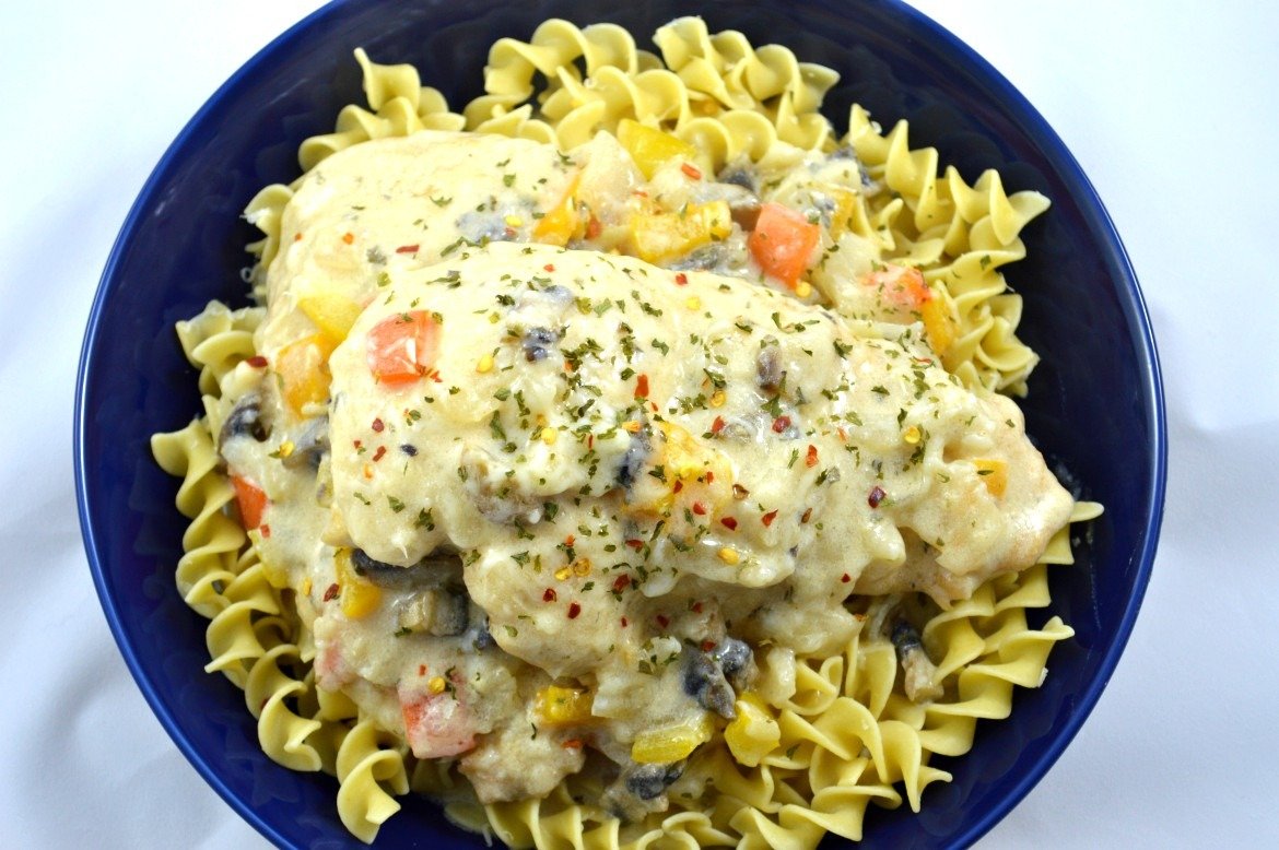 Creamy Spicy Southern Chicken Alla Queen | Chicken Recipes | Creamy, Spicy Chicken Recipe | Delicious Family Recipes | #comfortfood #southernrecipes #dinnerrecipes | theMRSingLink