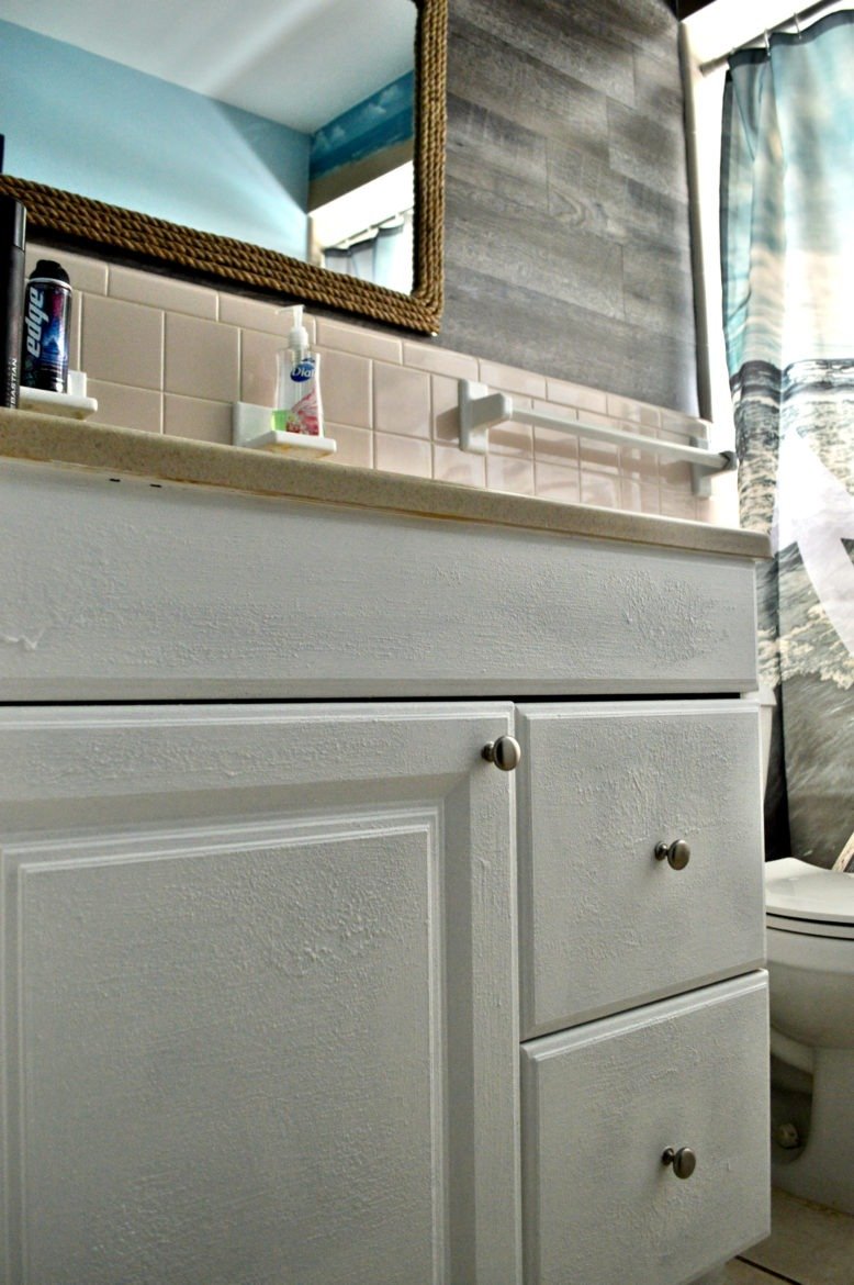 DIY Small Bathroom Makeover Under $200 | DIY Home Improvements | Bathroom Makeover | Tiny Bathroom Ideas | Inexpensive DIY tutorials | theMRSingLink