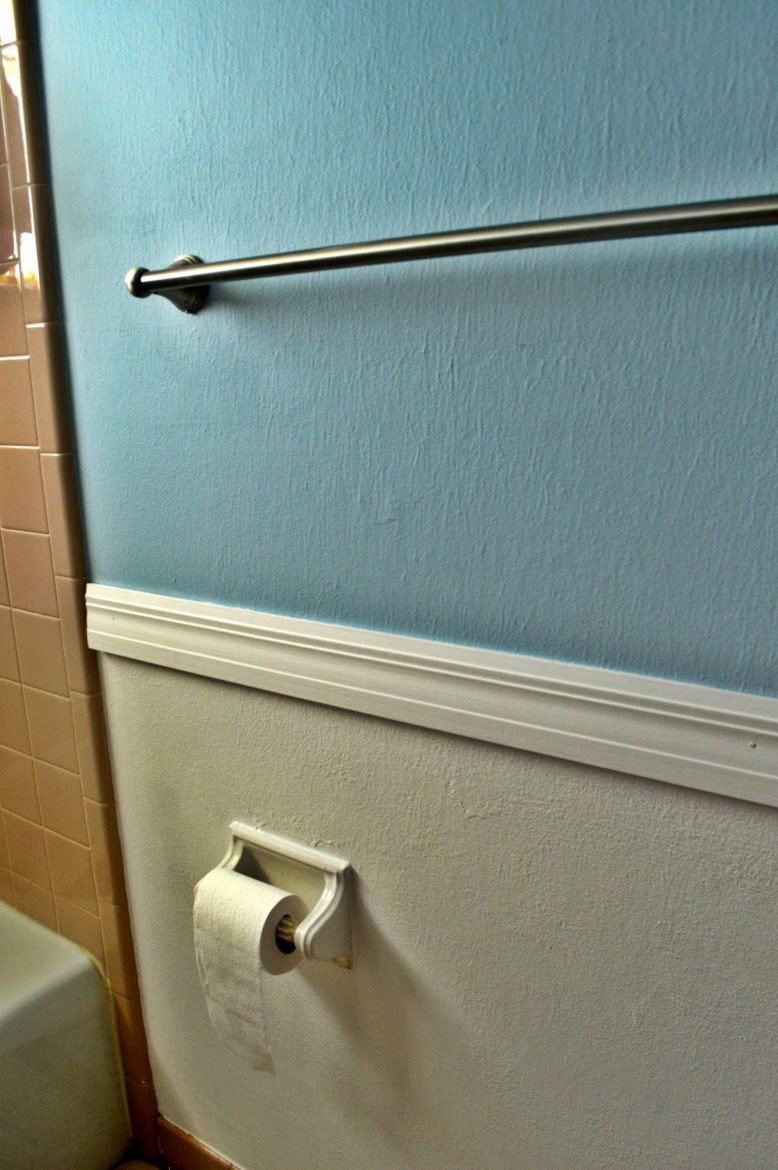 DIY Small Bathroom Makeover Under $200 | DIY Home Improvements | Bathroom Makeover | Tiny Bathroom Ideas | Inexpensive DIY tutorials | theMRSingLink