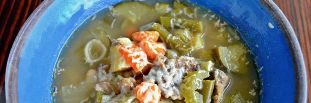 Skinny Detox Vegetable Beef Soup | Soup recipes | Fat burning soup recipes | Detox soup recipes | Cheap and easy soup recipes | theMRSingLink