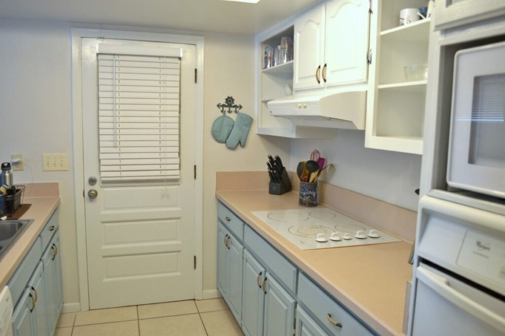 DIY step-by-step painting wood cabinets