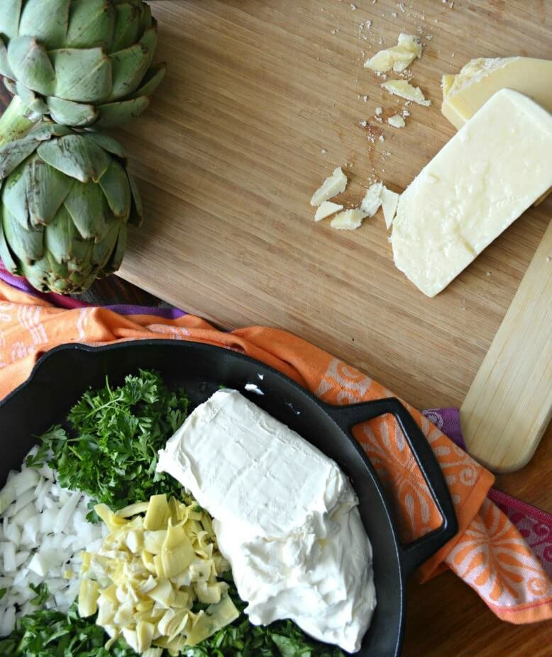 Creamy Skillet Spinach Artichoke Dip Pasta | Easy weeknight recipes in under 30 minutes | Comfort food pasta recipes | The best pasta recipes | Family-friend weeknight meals | #foodie #pastarecipes #deliciousrecipes | theMRSingLink