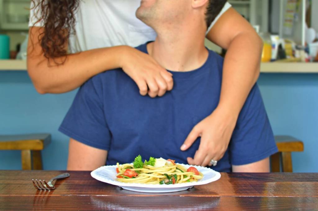 AD [Date Night Dinner For Two] Pasta With Lemon, Capers and Spinach | #ElevateYourMeal | A simple at-home date night recipe | Dinner recipes for couples to make together | Easy pasta recipe in less than 20 minutes | #datenight #pastarecipe | theMRSingLink