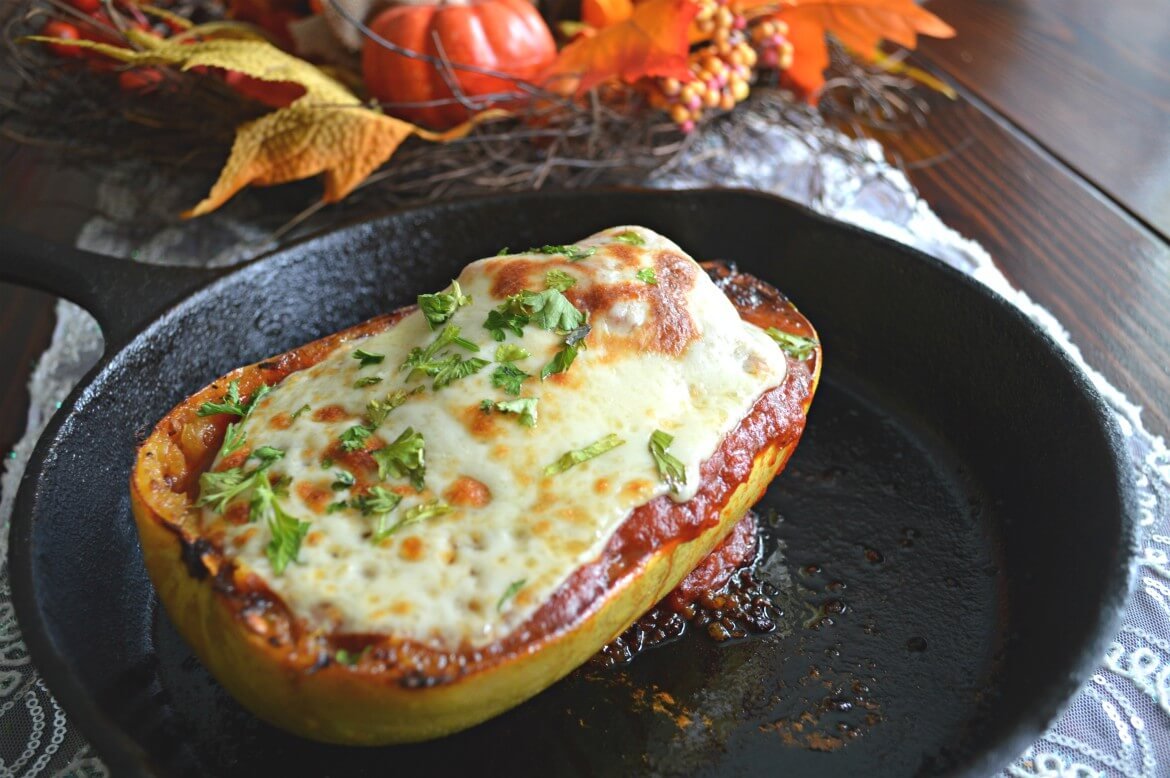 Guilt Free Spaghetti Squash Chicken Parmesan | The perfect dinner date night for two | Healthy recipe alternatives that are just as delicious | Clean eating comfort food | Italian inspired recipes | Easy kid-friendly meals | #cleaneating #healthyrecipes #comfortfood #chickenparm | theMRSingLink