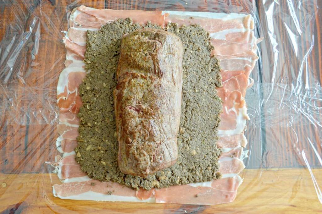 Simplified Beef Wellington In A Pinch [An Unconventional Approach] | The easiest beef wellington recipe any beginner can make | Sophisticated Holiday recipes that are easier to do than you think | Beef Wellington recipe for beginners (or dummies) | Beef tenderloin recipe | Elaborate dinner recipes for that party or gathering | #beefwellington #holidayrecipes #beefrecipes #beginnerrecipes | theMRSingLink