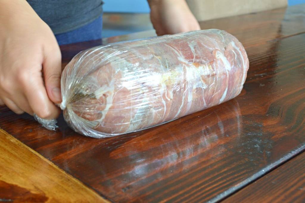 Simplified Beef Wellington In A Pinch [An Unconventional Approach] | The easiest beef wellington recipe any beginner can make | Sophisticated Holiday recipes that are easier to do than you think | Beef Wellington recipe for beginners (or dummies) | Beef tenderloin recipe | Elaborate dinner recipes for that party or gathering | #beefwellington #holidayrecipes #beefrecipes #beginnerrecipes | theMRSingLink