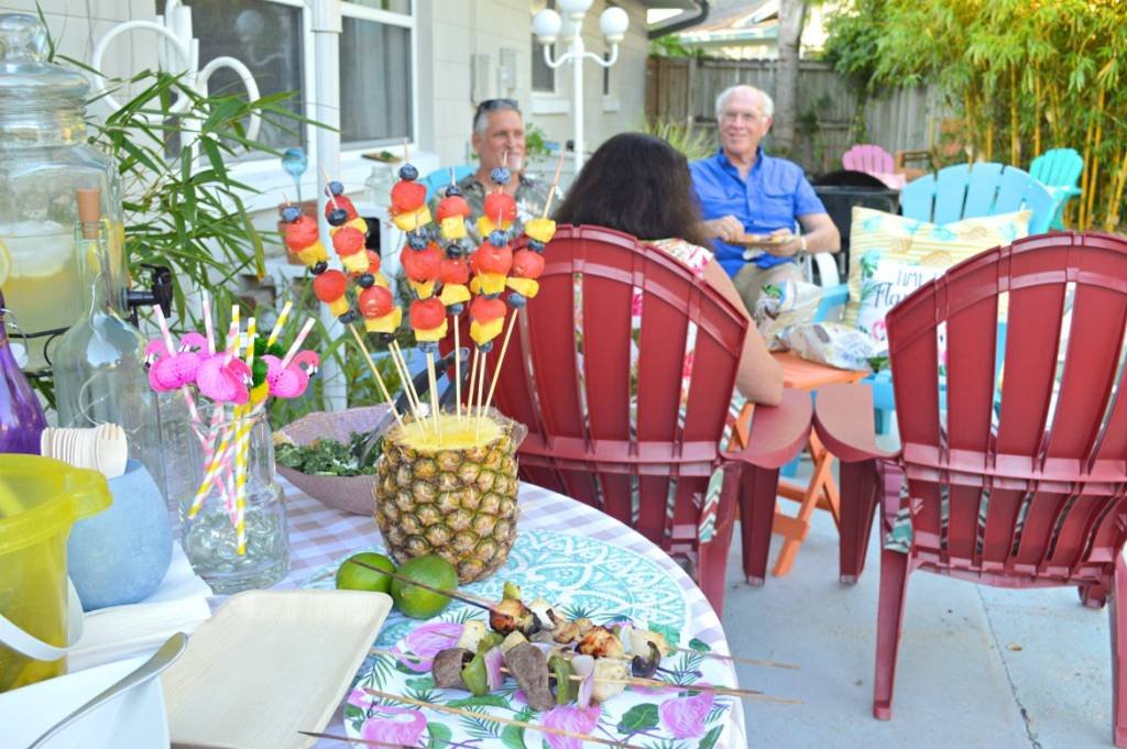 Celebrating Summer With An Outdoor Dinner Party | #ad #freshfromflorida #produceparty | How to throw an eco-friendly summer dinner party | Summer outdoor party idea featuring fresh produce | Summer pool party recipes and outdoor party decorations | Celebrating summer with Fresh From Florida recipes | Watermelon and sweet corn recipes | #summerparty #freshrecipes #cornsalsa #fruitrecipes | theMRSingLink