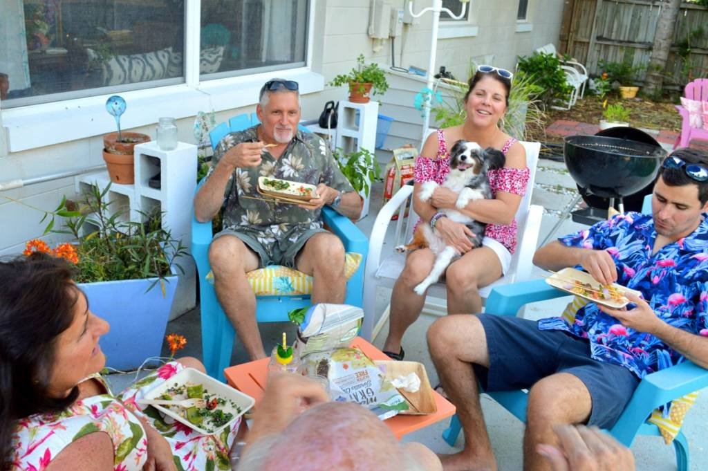 Celebrating Summer With An Outdoor Dinner Party | #ad #freshfromflorida #produceparty | How to throw an eco-friendly summer dinner party | Summer outdoor party idea featuring fresh produce | Summer pool party recipes and outdoor party decorations | Celebrating summer with Fresh From Florida recipes | Watermelon and sweet corn recipes | #summerparty #freshrecipes #cornsalsa #fruitrecipes | theMRSingLink