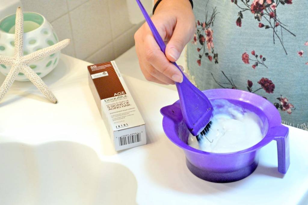 [Grays Before 30] At-Home Gray Coverage With AGEbeautiful | [ad] #BeAgeBeautiful | How-to apply at-home hair color for gray coverage | Healthy hair tips for color treated hair | 3 Secrets to healthy, color treated hair | Fight signs of aging in your hair + covering stubborn gray hair | At-home DIY hair dye tutorial | theMRSingLink