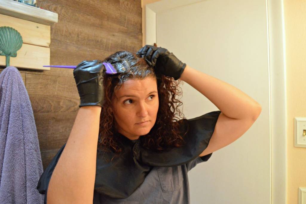 [Grays Before 30] At-Home Gray Coverage With AGEbeautiful | [ad] #BeAgeBeautiful | How-to apply at-home hair color for gray coverage | Healthy hair tips for color treated hair | 3 Secrets to healthy, color treated hair | Fight signs of aging in your hair + covering stubborn gray hair | At-home DIY hair dye tutorial | theMRSingLink