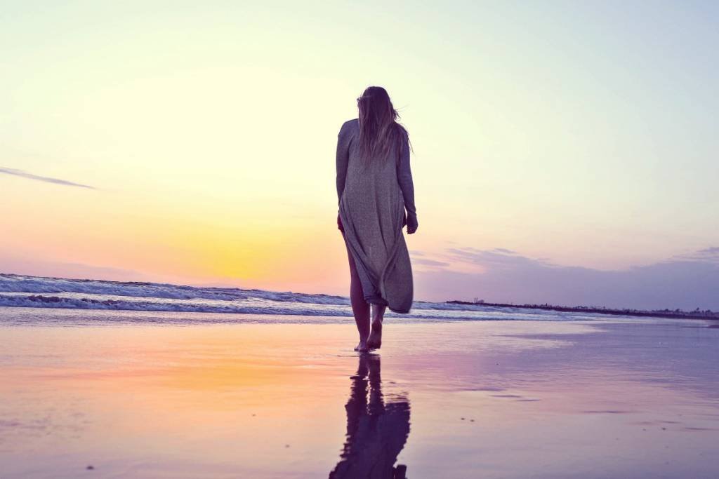 How To Stop Being Defensive [When You Feel Under Attack] | It's instinctive - biological - that when you feel attacked you will either shut down, run away and hide or retaliate to protect yourself. But from a social standpoint - particularly with our close relationships with others - this defense mechanism does more harm (for you and others) than good. Begin the process of healing yourself, learn how to manage your emotions and conserve the energy for what truly matters in life | #selfimprovementtips #defensive #selfhealing | theMRSingLink