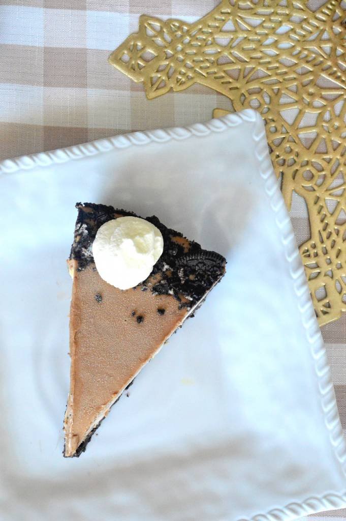 Peanut Butter Hazelnut Pudding Pie [BIG TIP: Try It Frozen!] | A Thanksgiving or Christmas dessert you won't forget year after year | No-bake pudding pie |  BIG TIP: try it frozen for that custard-like texture! | #puddingpie #holidaydesserts #pierecipes | theMRSingLink