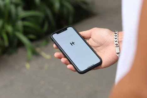 This one's for the ladies! Here is what men are saying about their online dating experience. I will preface by saying I gathered up this info from multiple Quora and Reddit threads, so you can fact check me here, here, here, and here.