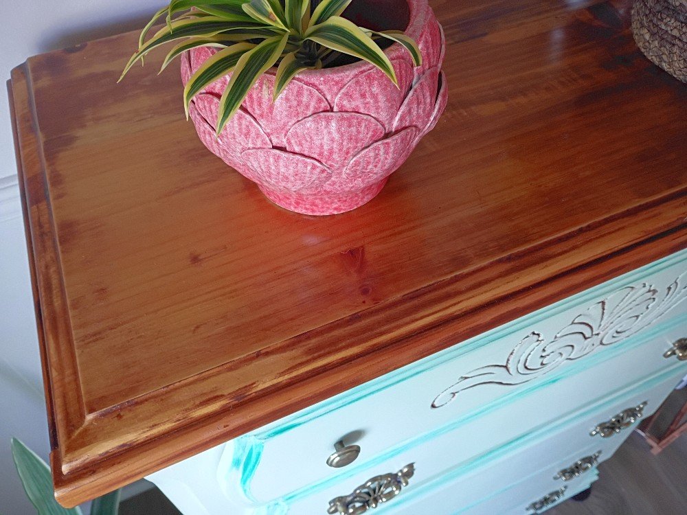 Key lime beach house dresser makeover DIY | theMRSingLink LLC
