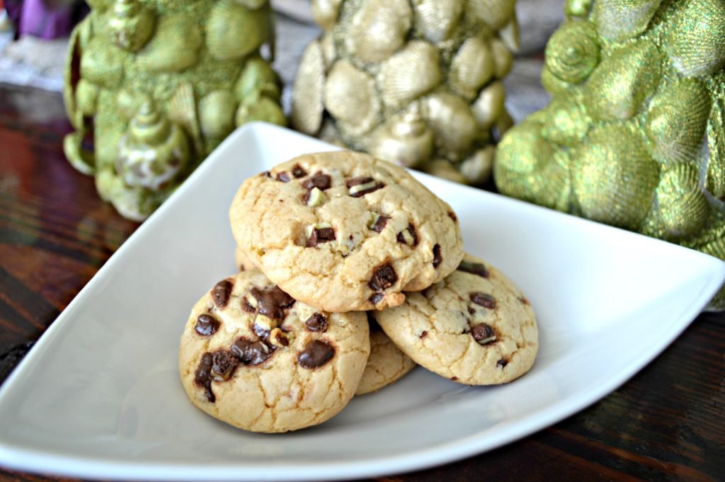 Andes Mint Chip Cream Cheese Cookies | Holiday Cookie Recipes | Simple Cookie Recipes | Mint Chip Cookies | Soft and Chewy Cookie Recipes | theMRSingLink