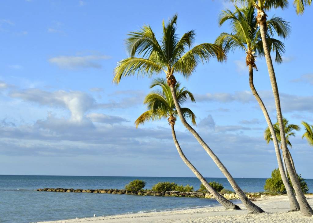 30+ Vacation Hot Spots In The Florida Keys | The best places to go in the Florida Keys | Vacation hot spots you must see when visiting the Florida Keys and Key West | #floridatravel | Florida travel tips | #keywest #floridakeys #travel | theMRSingLink