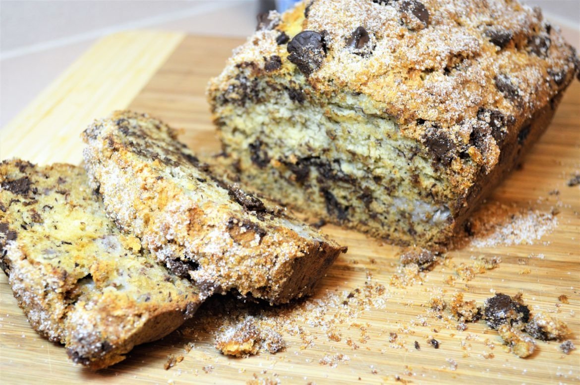 Brown Sugar Cinnamon Streusel Chocolate Chip Banana Bread | Banana Bread Recipes | Easy Breakfast Recipes | Perfect recipes for leftovers | On the go breakfast recipes | easiest banana bread recipe | One bowl banana bread recipe | Chocolate Chip Banana Bread | Cinnamon Streusel | #breakfast #bananabread #easyrecipes | theMRSingLink