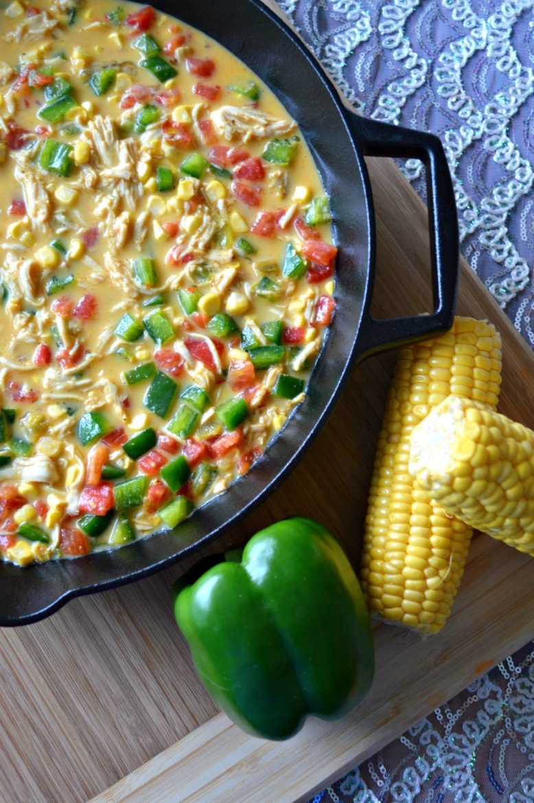 Chicken Fajita Frittata [With Sweet Corn + Bell Peppers] | #FollowTheFresh #ad IC | @freshfromfl | Chicken Fajita recipes | Frittata recipes | Breakfast frittatas | Easy brunch recipes | Easiest and quickest recipes | Cast iron skillet recipes | Best leftover recipes | theMRSingLink