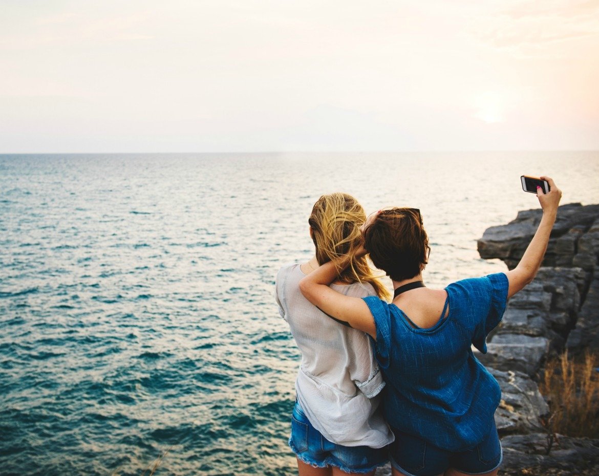10 Subtle Signs Of Toxic People In Your Life [& Toxicity You May Need to Fix]