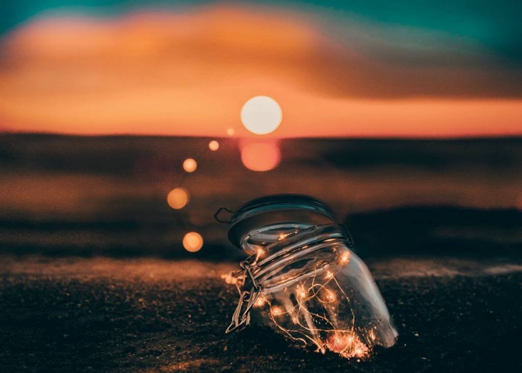 8 Woman-To-Woman Tips To Get Over Him [& I Mean FOR GOOD!] | Getting over any relationship can be difficult and hard to shake, but woman-to-woman here are my personal tips to get over him for good | Break ups in dating and relationships | Saving yourself during a break up #breakups #datingadvice #relationships #selfimprovement | Tips to moving on from a break up as a single woman | #singlelife | theMRSingLink