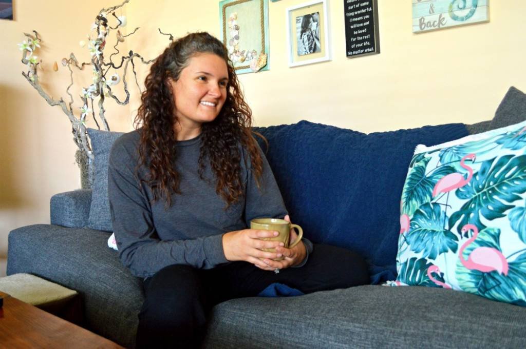 My Journey To Embracing Natural Beauty [One Day Without Makeup At A Time] | How I learned to embrace my natural beauty, and what beauty truly means to me | #naturalbeauty | Beauty isn't all about a pretty face, it's about embracing who you are as a person inside and out | #femininity | Beauty isn't just about femininity, it's about individuality | #selflove | My journey to self love | theMRSingLink