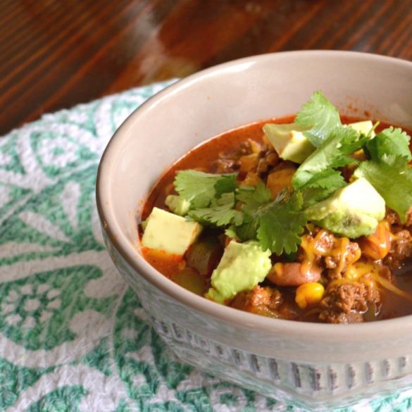 30-Minute Hearty Chili [That'll Knock Your Socks Off!] | A hearty chili recipe in 30 minutes | Date night recipes | Quick and easy weeknight meals | Hearty recipes for date night | #datenight #recipes #chili | theMRSingLink
