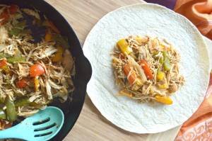 Chicken Fajita Tostada Wrap [Featuring Bell Peppers] | AD #freshfromflorida #peppers | Fun and easy date night meal featuring bell peppers | A twist on Tex-Mex fajita and tostada inspired wraps | Quick and easy recipe ideas with leftover chicken | #recipes #chicken #fajita | theMRSingLink