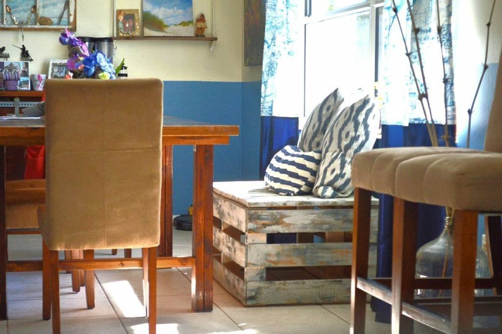 DIY Coastal Crab Trap Storage Bench [For Less Than $100!] | An incredibly easy DIY for a coastal or nautical home | The perfect seating storage bench for under any window or as an addition to a kitchen nook or dining table | Coastal home decor furniture you can make for less than $100 | Easy DIY storage bench for the home | #homedecor #diyhome #coastaldecor | theMRSingLink