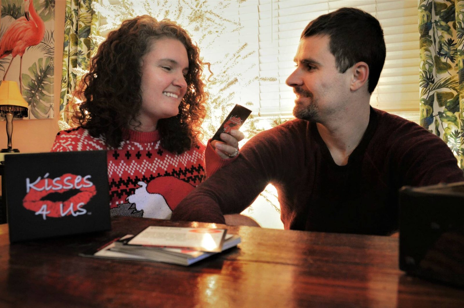 [Gift Guide For Couples] 7 Ideas To Bring The Romance For The Holidays