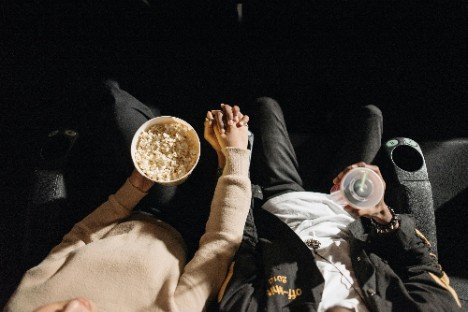 11 Cutsy follow-up texts to send after a first date